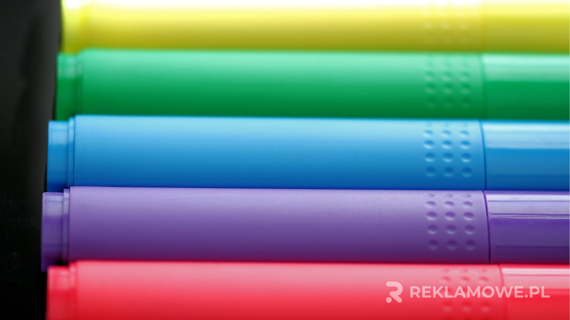 Zestaw kolorowych markerów reklamowych