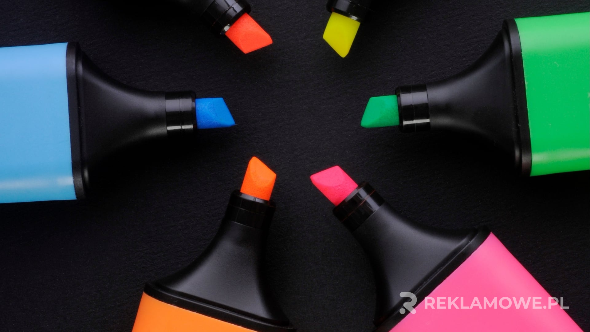 Trendy w projektowaniu markerów reklamowych w 2025 roku